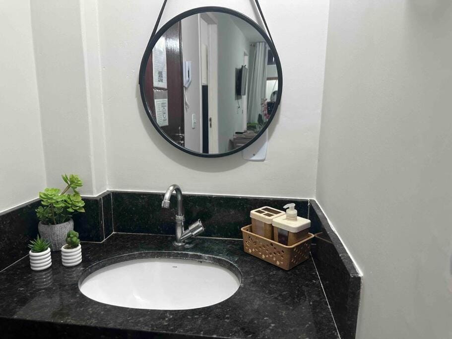 Apt 01 Central Com 2 quarto ar cond e 2 tv smart Apartment in Montes Claros