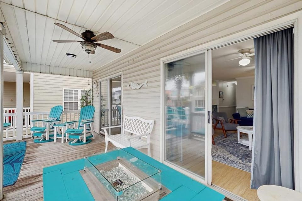 A Wave From It All House in Surfside Beach