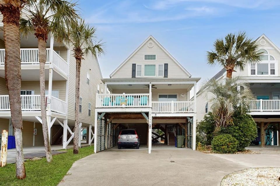 A Wave From It All House in Surfside Beach