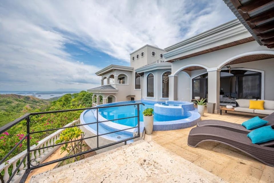 Casa Vista de Paraiso House in Guanacaste Province