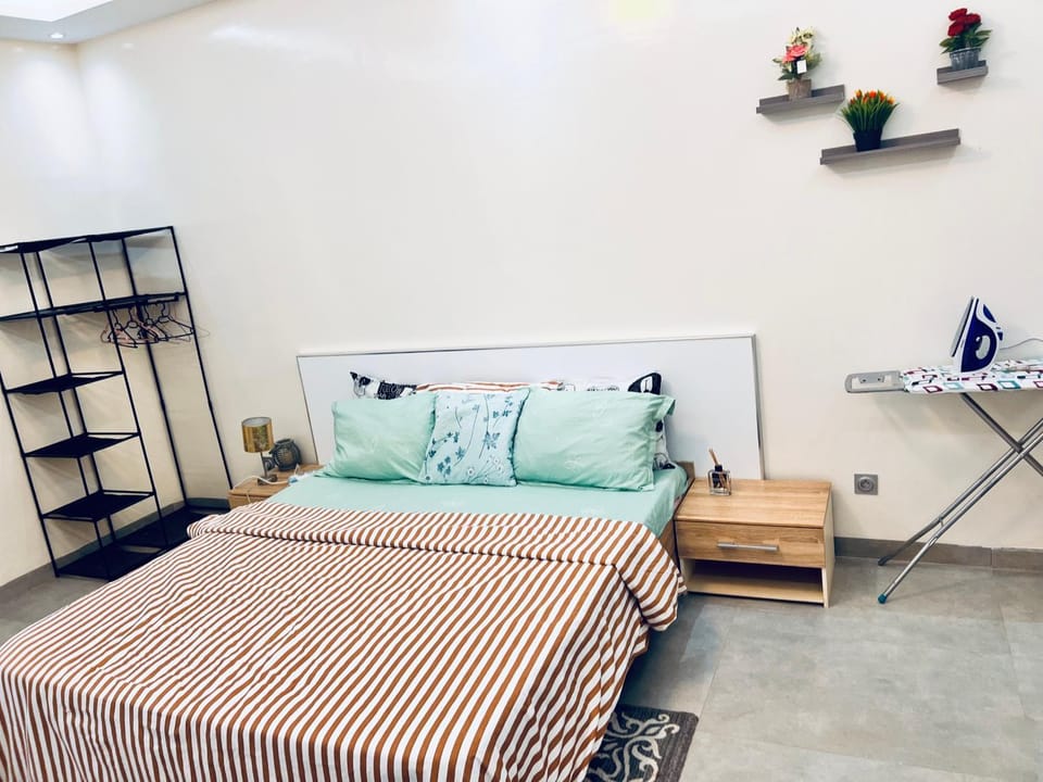 LUXUEUX Studio Apartment in Dakar