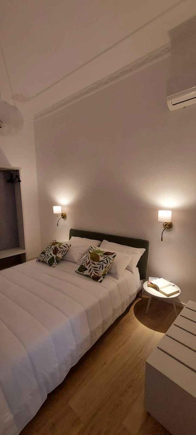 Bedroom, air conditioner