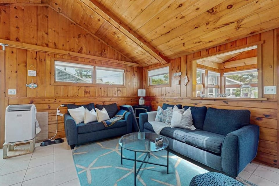 Glendon Beach Getaway House in Dennis Port