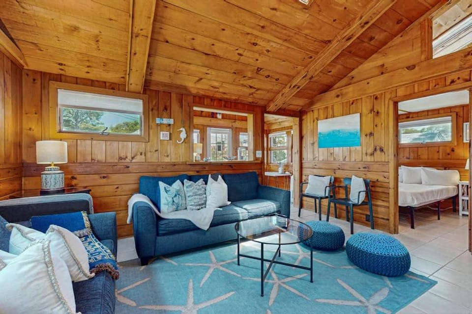 Glendon Beach Getaway House in Dennis Port