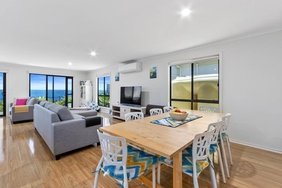 Living room, Dining area, Sea view