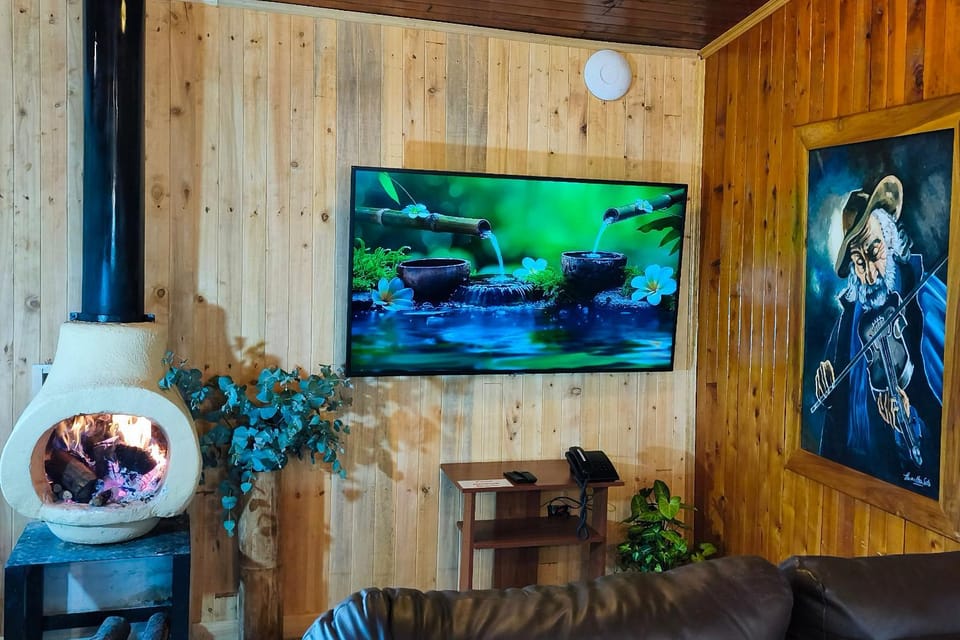 TV and multimedia, Living room, Evening entertainment