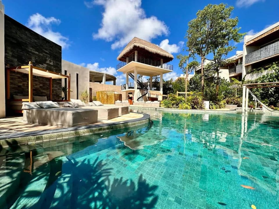 Relaxing Lakeside Retreat Pool, Hot Tub y Patio Inn in State of Quintana Roo