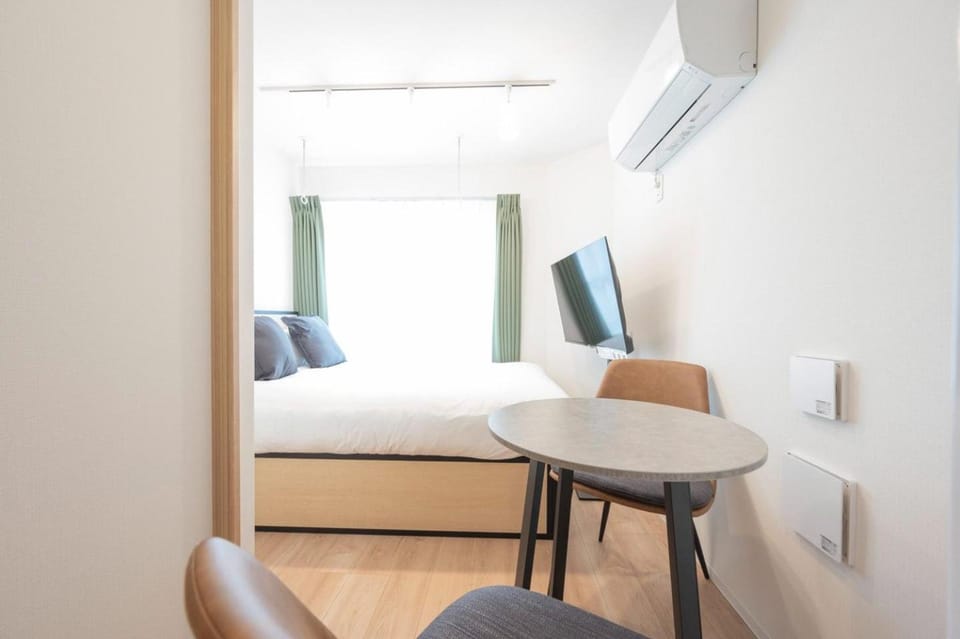 Bed, Living room, Photo of the whole room, Seating area, Bedroom
