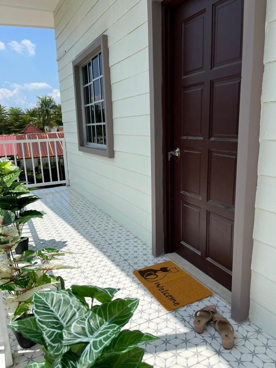 Facade/entrance
