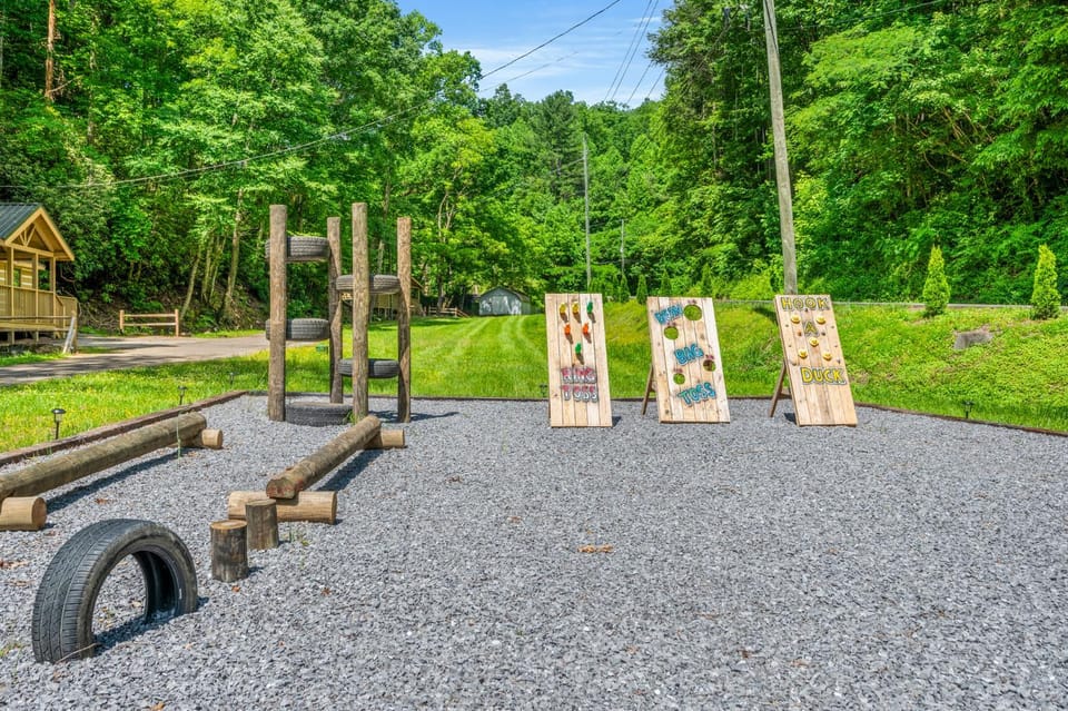 5 Cabins In Gburg Sleeps 16 Firepit & Games Cabin in Gatlinburg