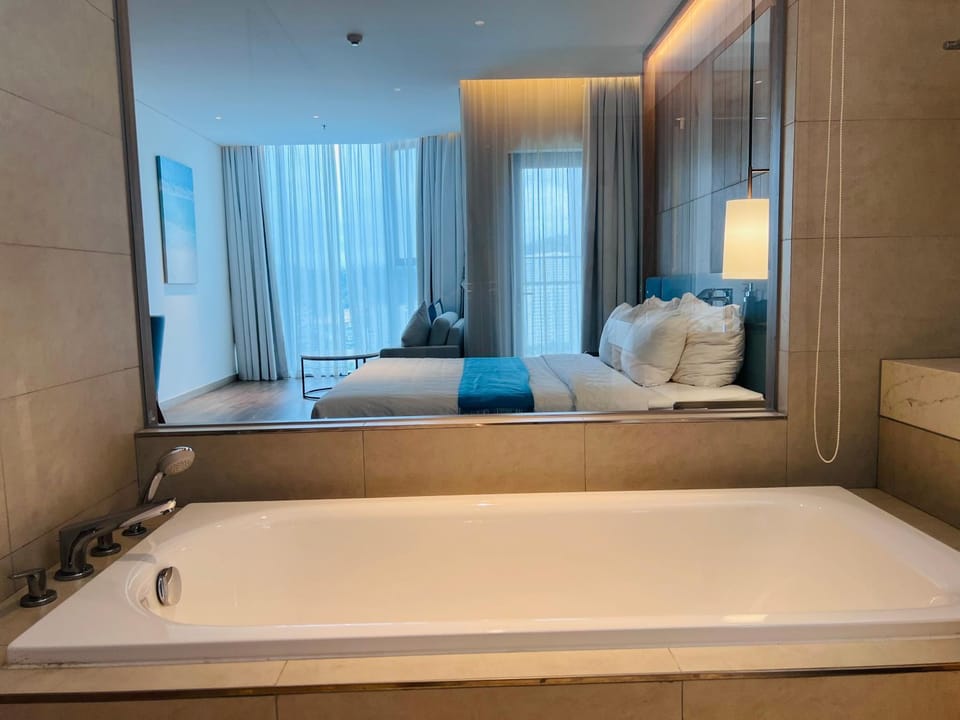 Bedroom, Bath, towels