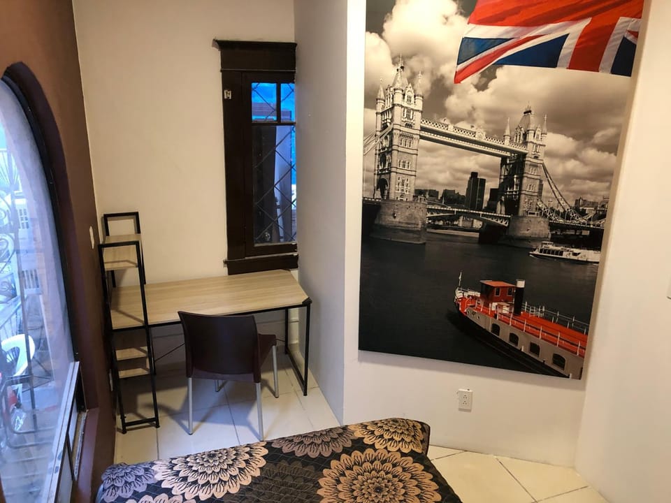 RMS Hostal - Insurgentes Bed and Breakfast in Mexico City