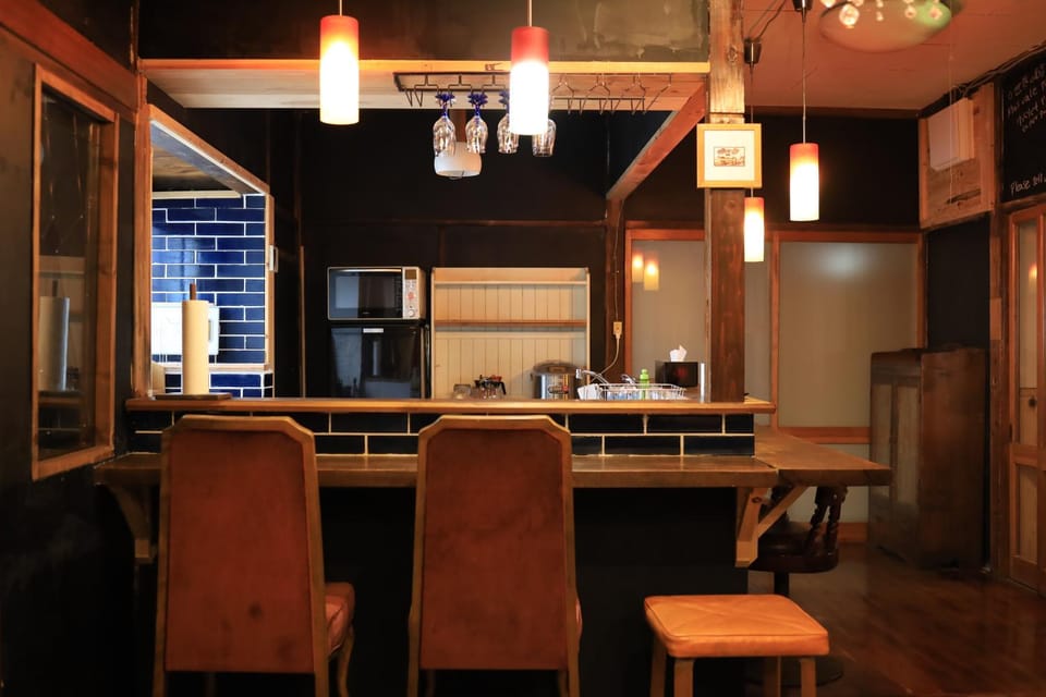 Dining area, kitchen
