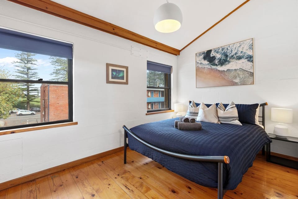 21 Cottesloe Steps to beach - sleeps 3 Apartment in Perth