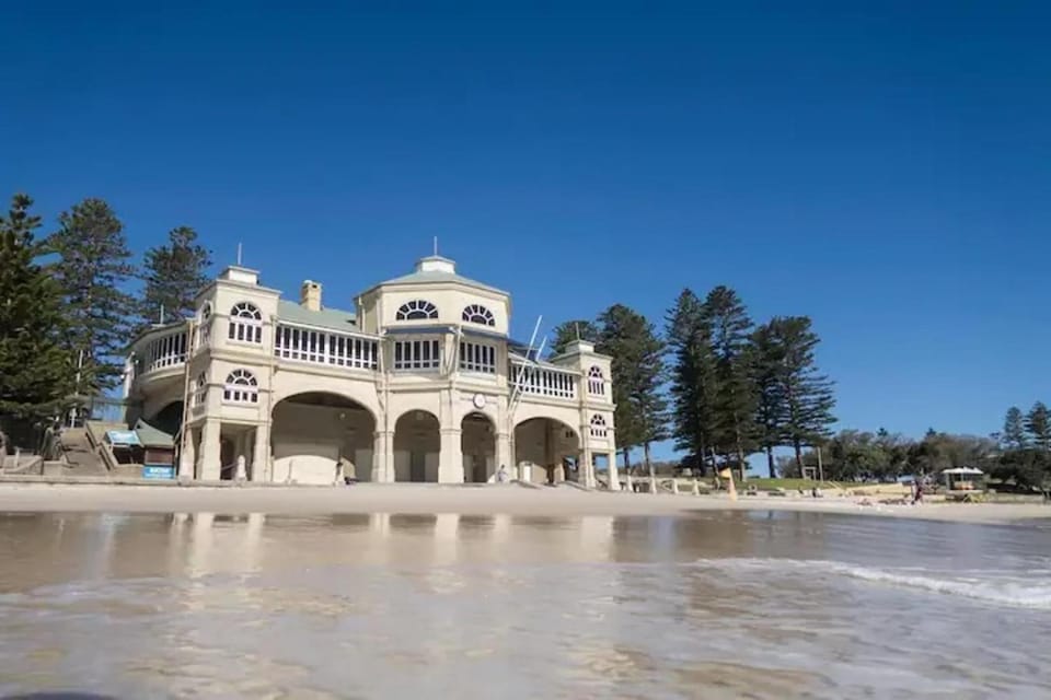21 Cottesloe Steps to beach - sleeps 3 Apartment in Perth