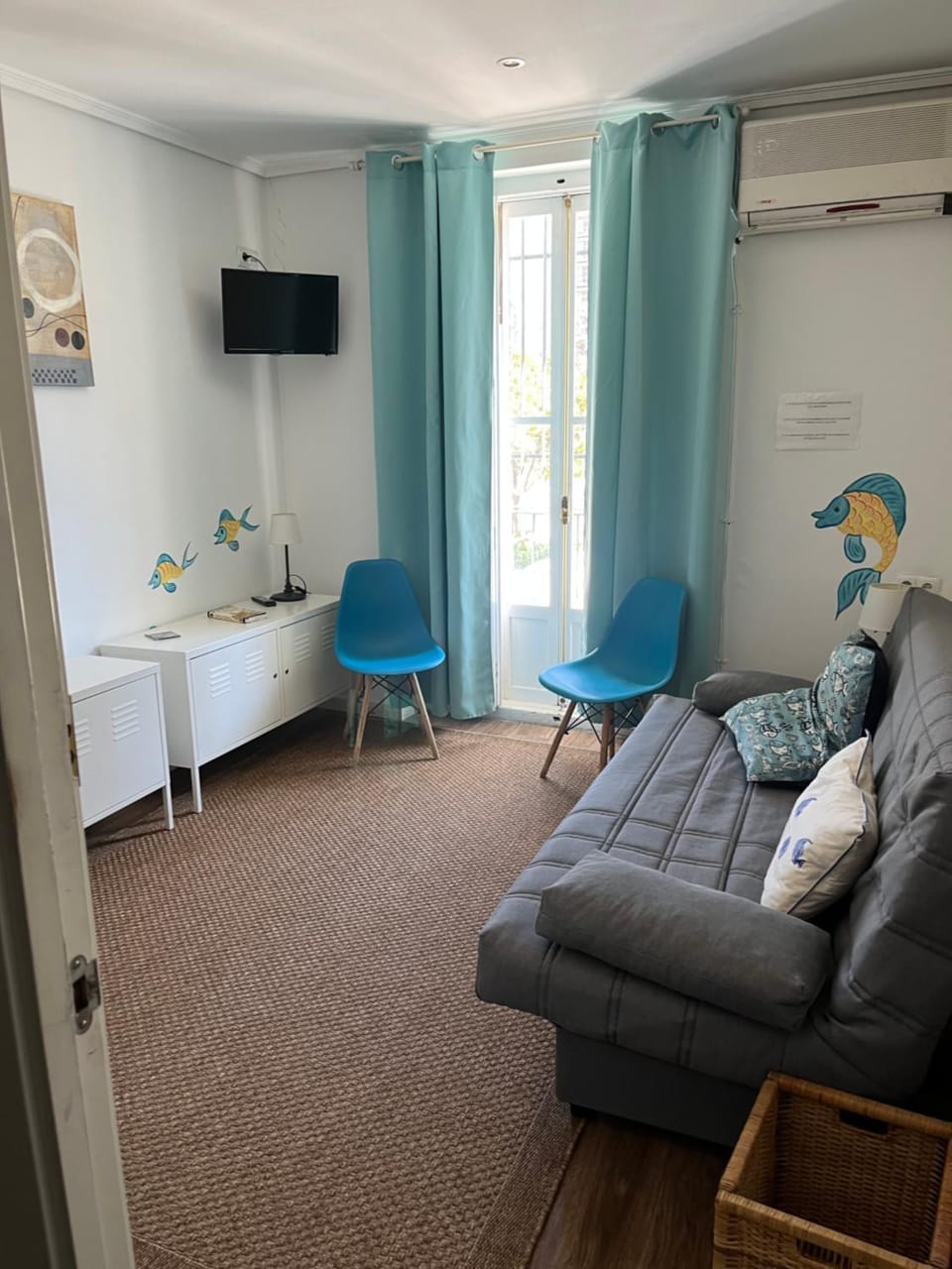 Photo of the whole room