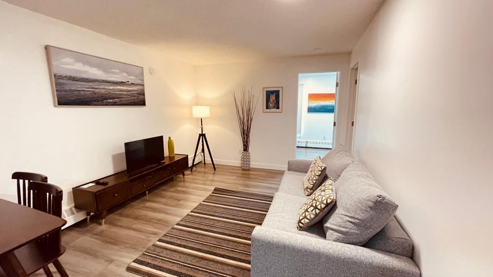 #202 Cozy Mountain View 2 bedrooms in DT Apartment in Canmore