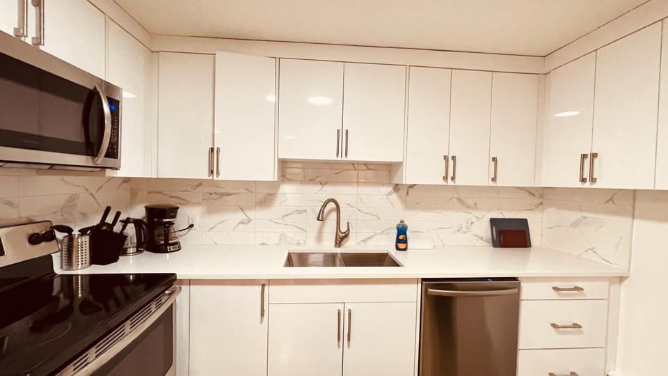 #202 Cozy Mountain View 2 bedrooms in DT Apartment in Canmore