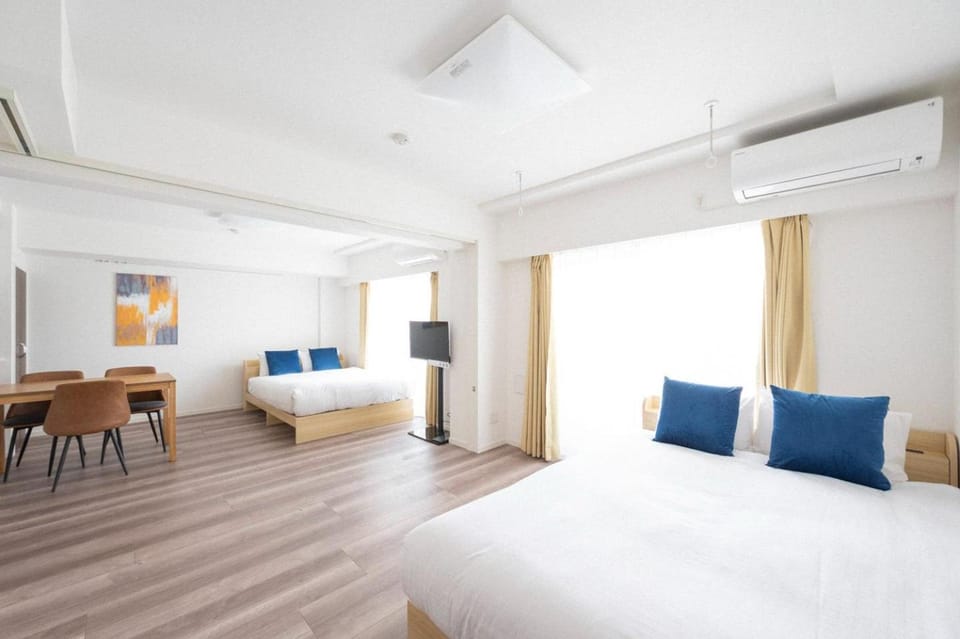 Bed, TV and multimedia, Seating area, Dining area, air conditioner