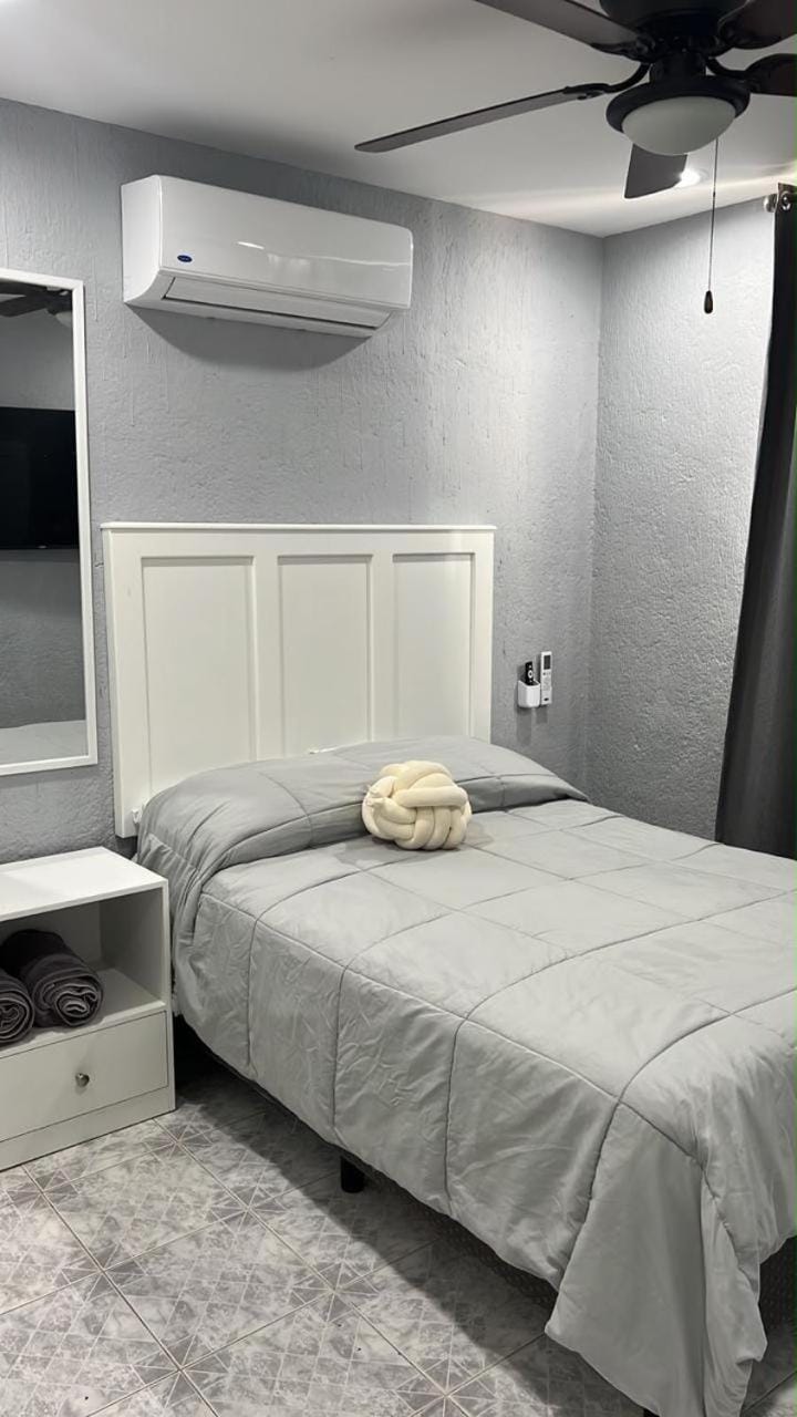 Hospedaje Casasantour, Comodo apartamento de 3 habitaciones, a 10 min en vehiculo del Zocalo de Oaxaca Apartment in Oaxaca