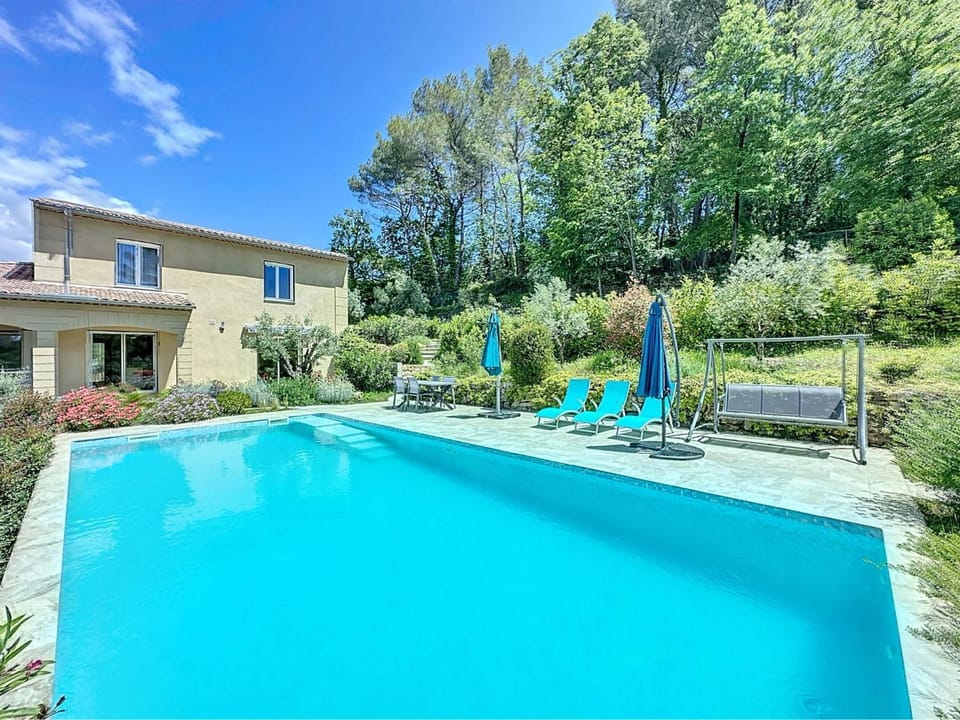 Pool view, Swimming pool, sunbed