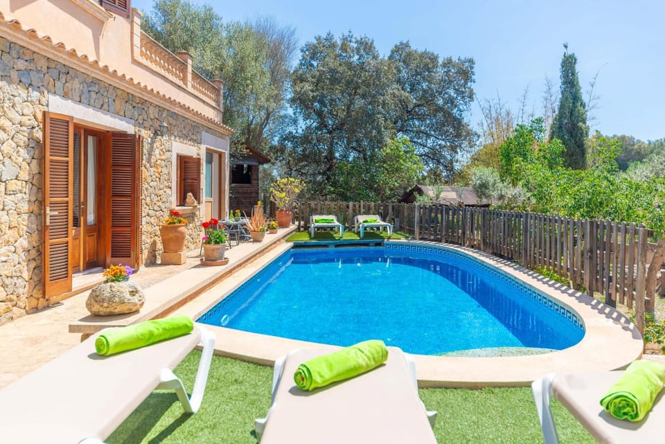 Pool view, Swimming pool, sunbed