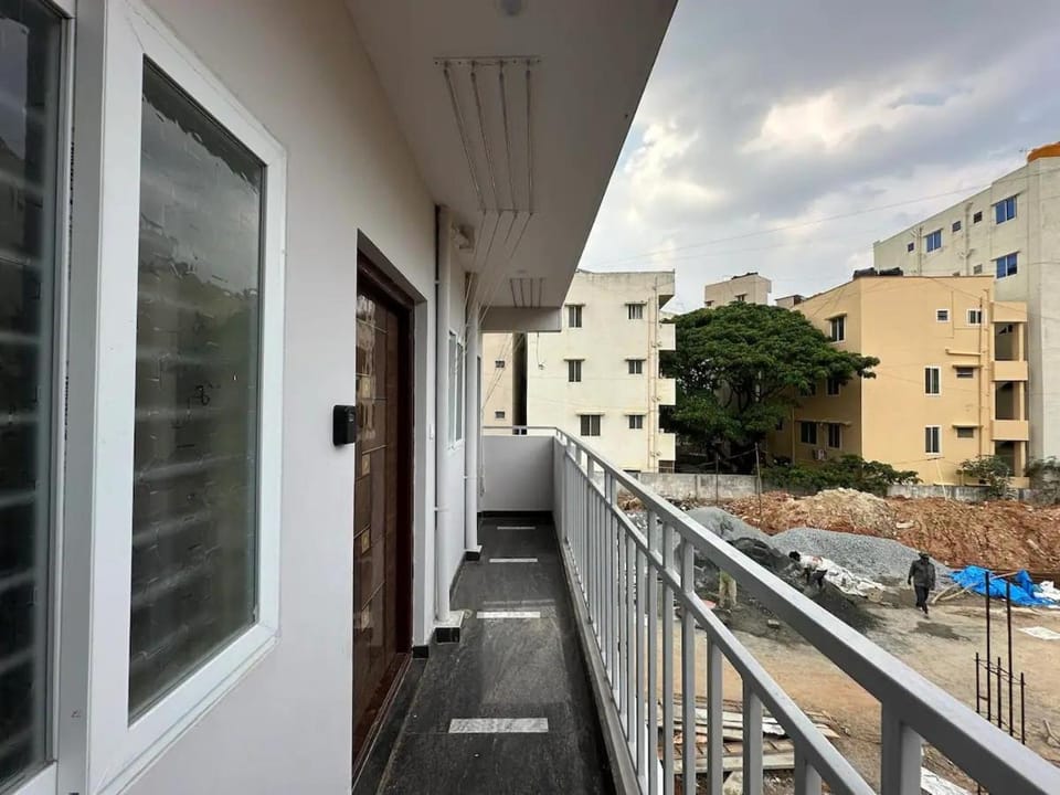 Cozy Room 1Bhk with Lift 302 Apartment in Bengaluru