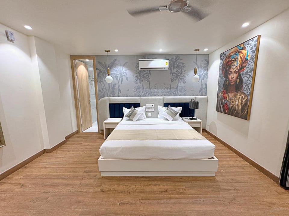Bed, Photo of the whole room, Bedroom