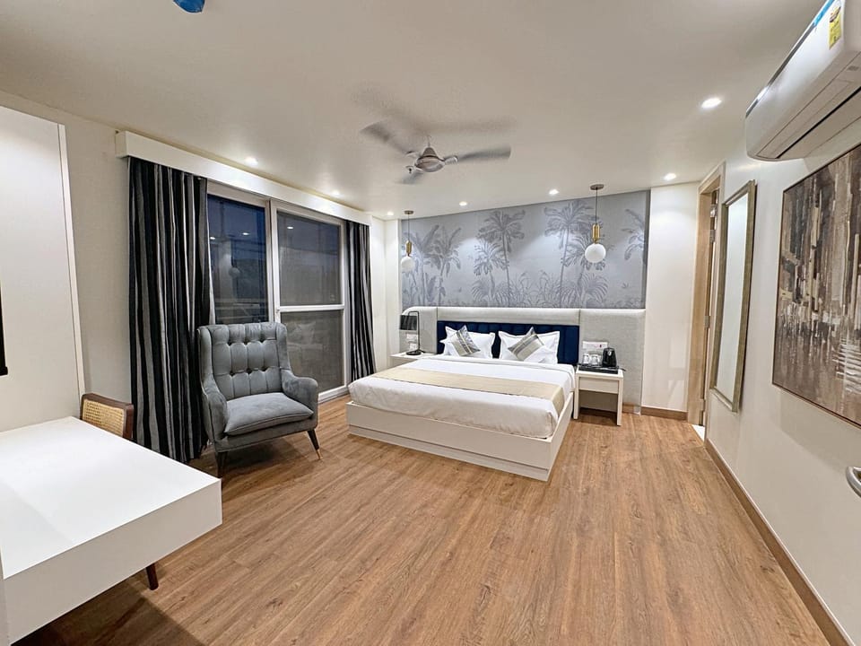 Bed, Photo of the whole room, Bedroom, air conditioner