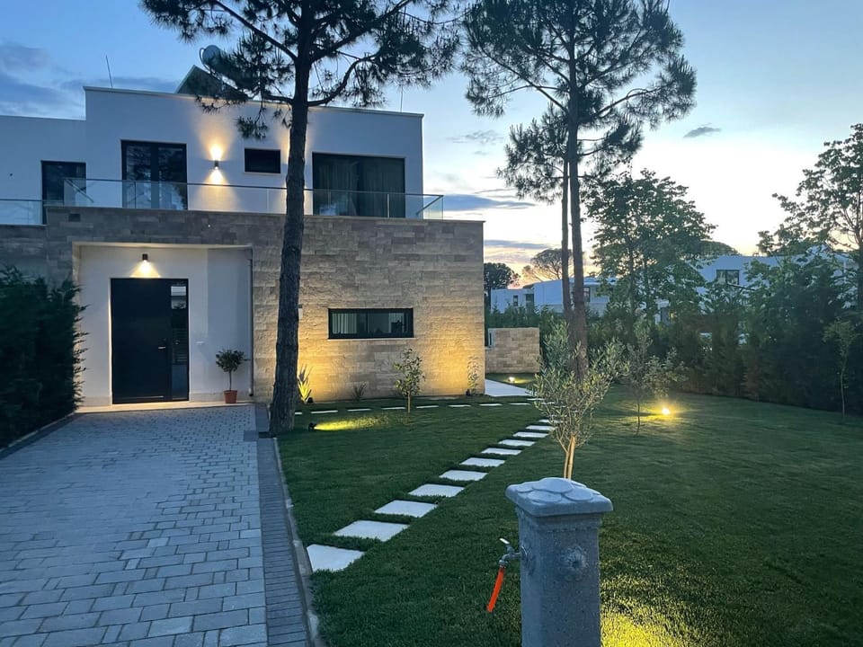Property building, Garden