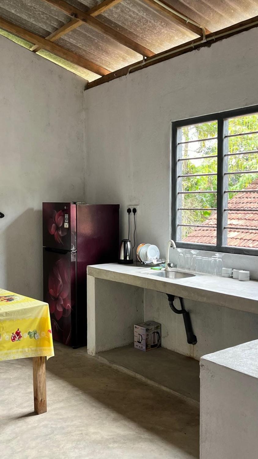 HideWay Guest House Midigama Bed and Breakfast in Southern Province