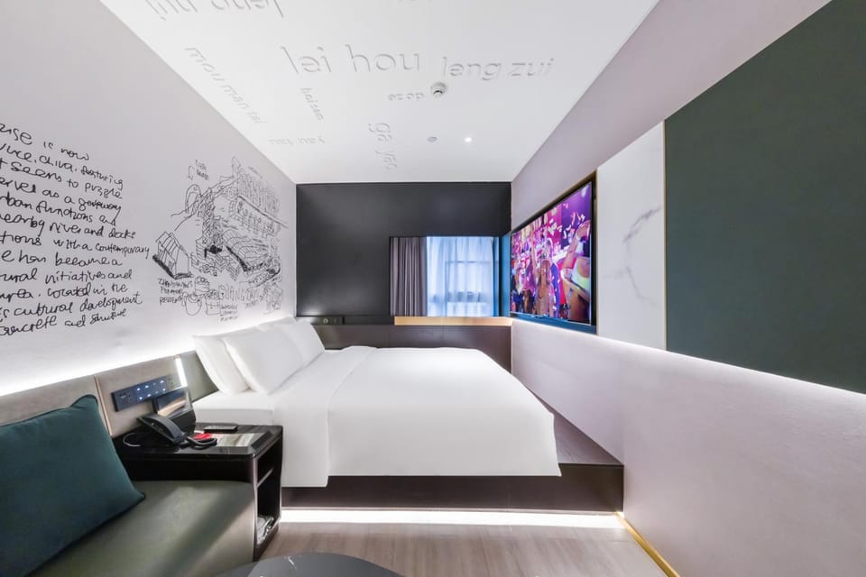 Bed, Photo of the whole room