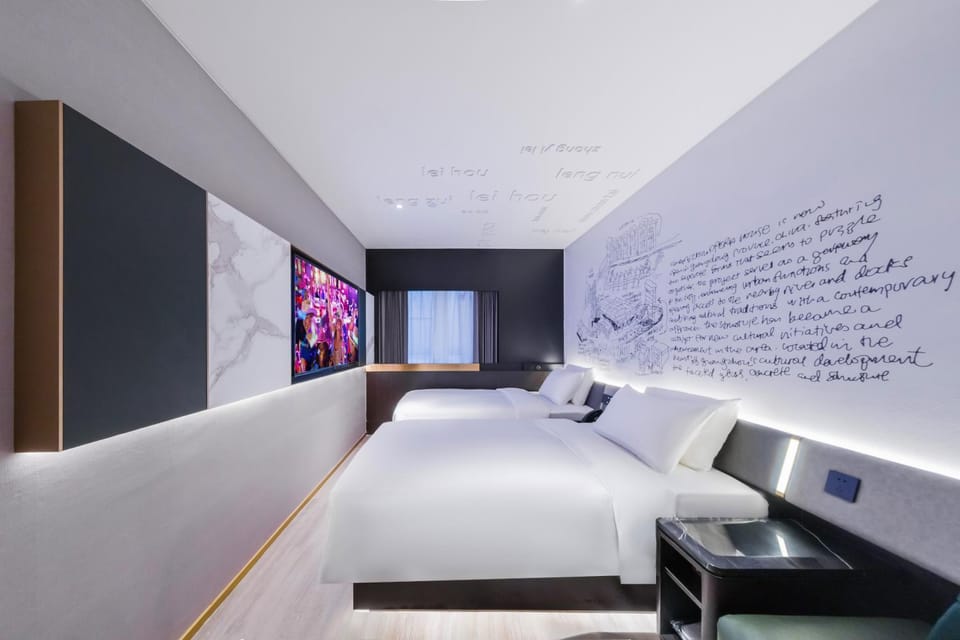 Bed, Photo of the whole room
