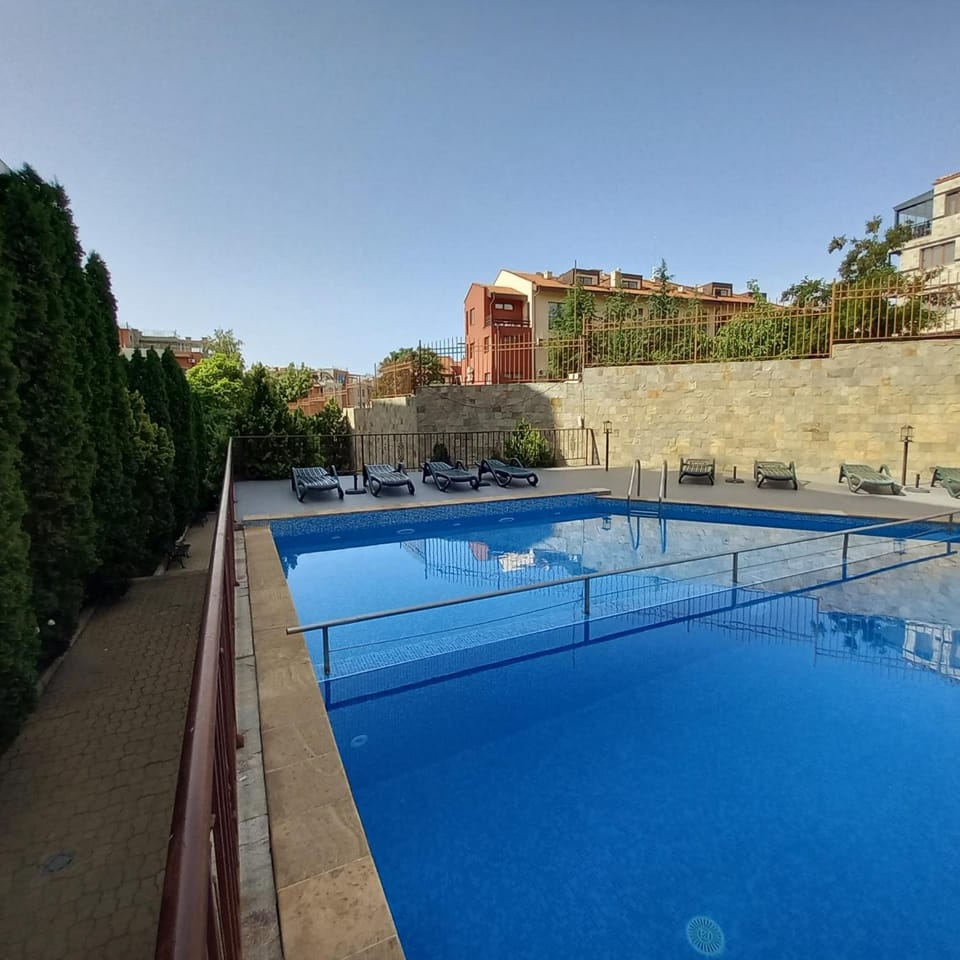 Day, Swimming pool, Swimming pool