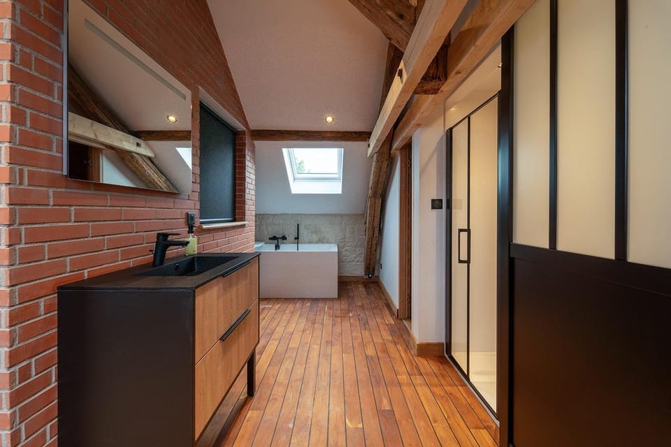 Shower, Hot Tub, Sauna, Bathroom