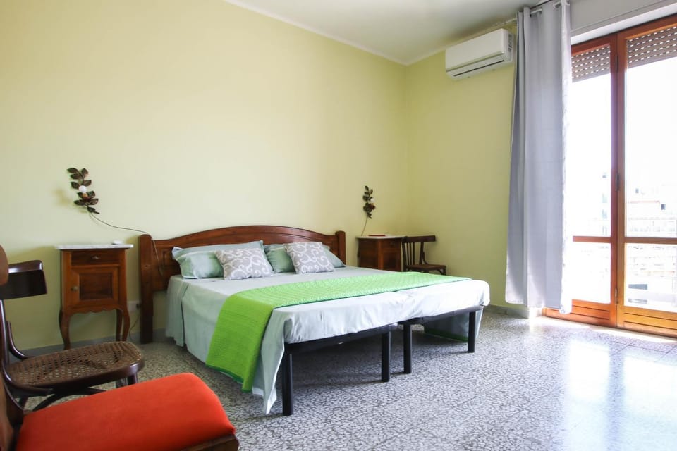 Bed, Photo of the whole room, Bedroom, air conditioner