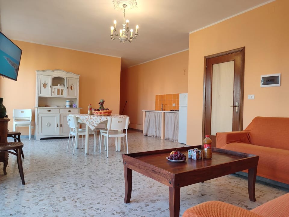 TV and multimedia, Kitchen or kitchenette, Living room, Seating area, Dining area, internet, pet friendly, stove