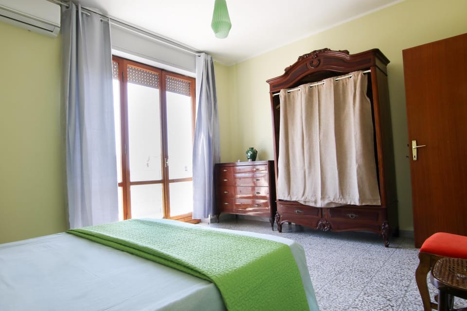 Bed, Photo of the whole room, Bedroom, wardrobe, air conditioner