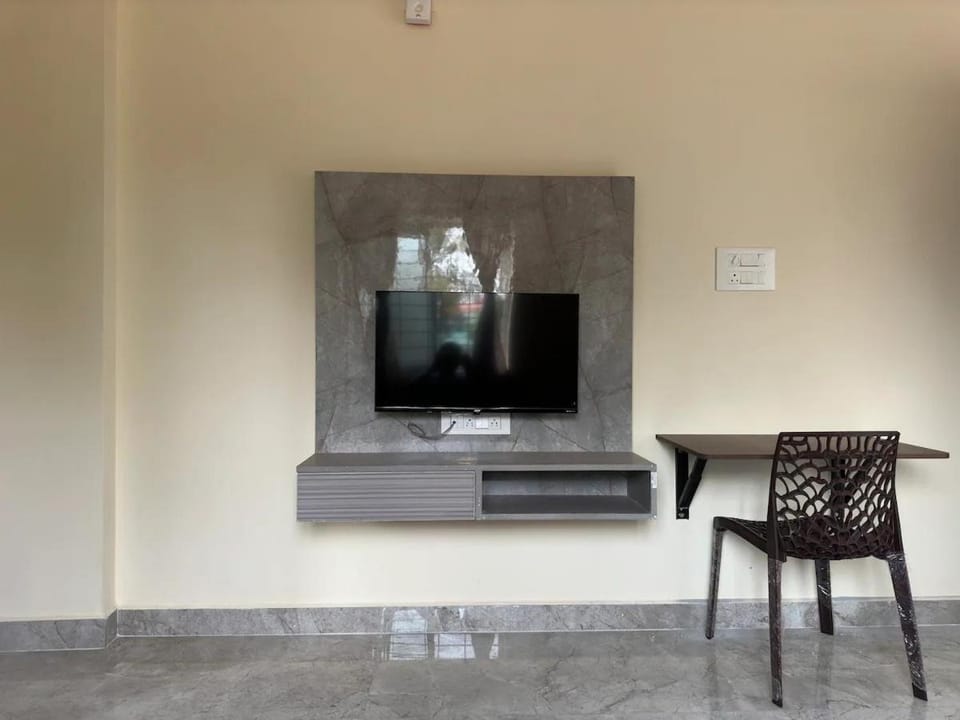 Cozy Room 1Bhk with Lift 203 Apartment in Bengaluru