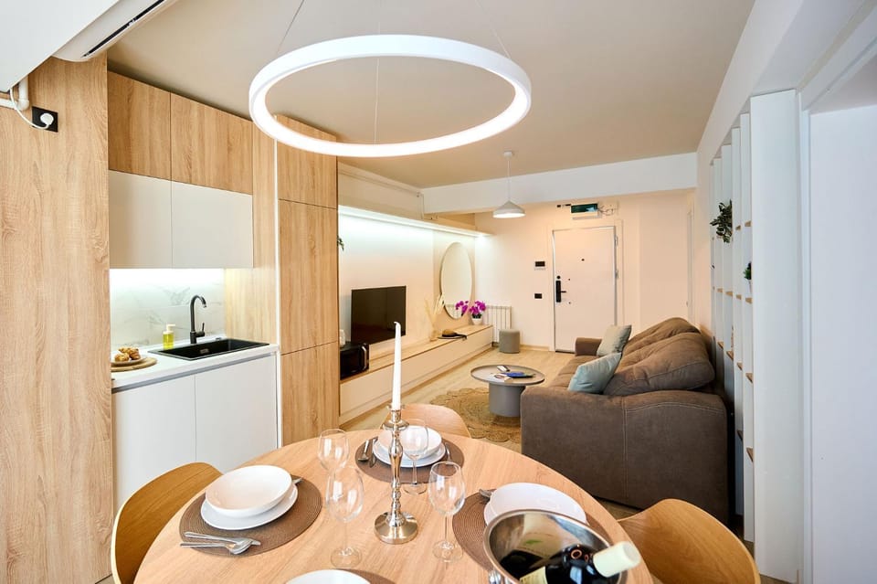TV and multimedia, Kitchen or kitchenette, Living room, Dining area