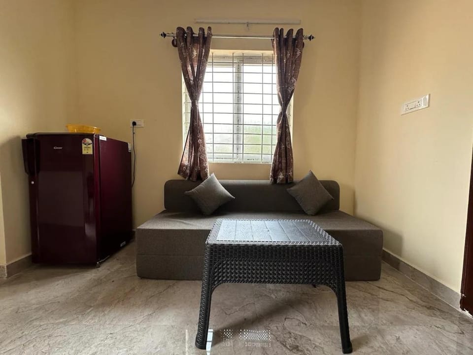 Cozy Room 1Bhk with Lift 503 Apartment in Bengaluru