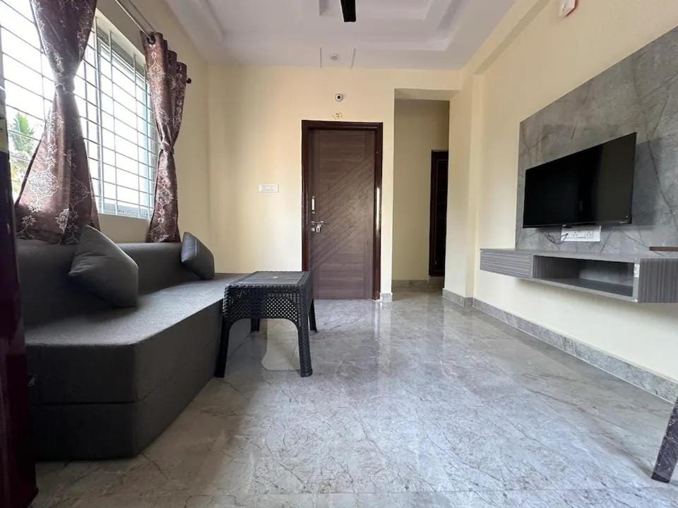 Cozy Room 1Bhk with Lift 503 Apartment in Bengaluru