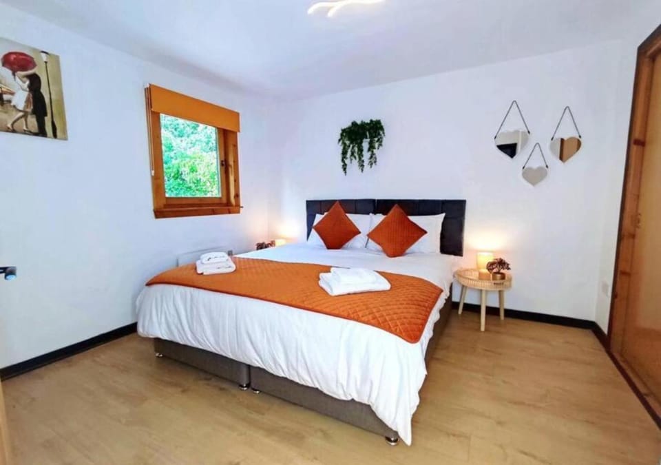 Bed, Photo of the whole room, Bedroom, towels, wardrobe