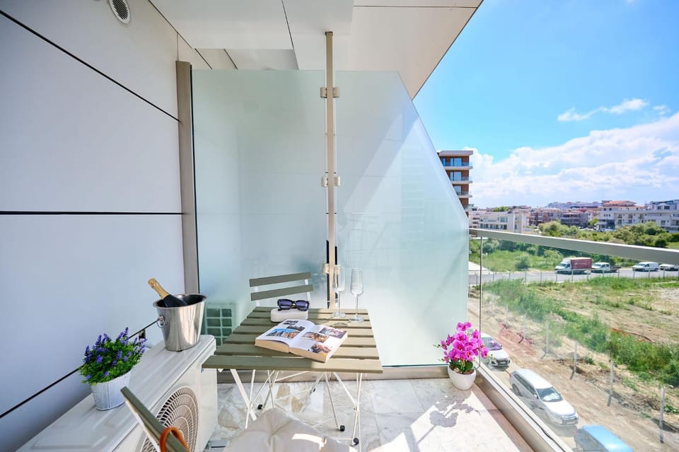 Day, Balcony/Terrace