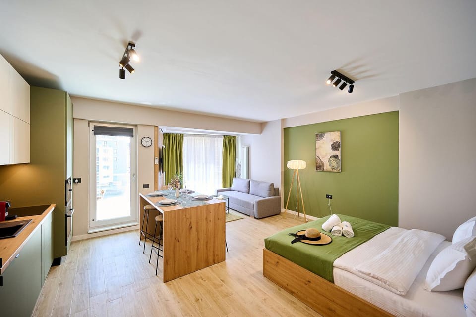 Bed, TV and multimedia, Photo of the whole room