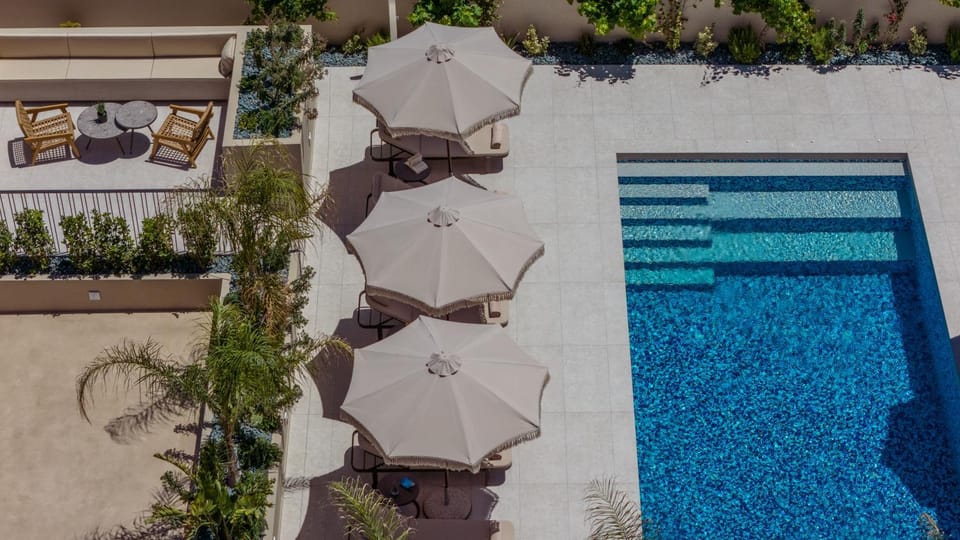 Day, Pool view, Swimming pool, sunbed