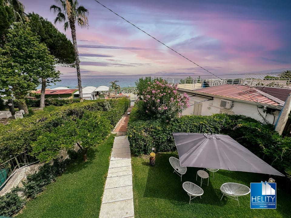 View (from property/room), Garden view, Sea view, Inner courtyard view