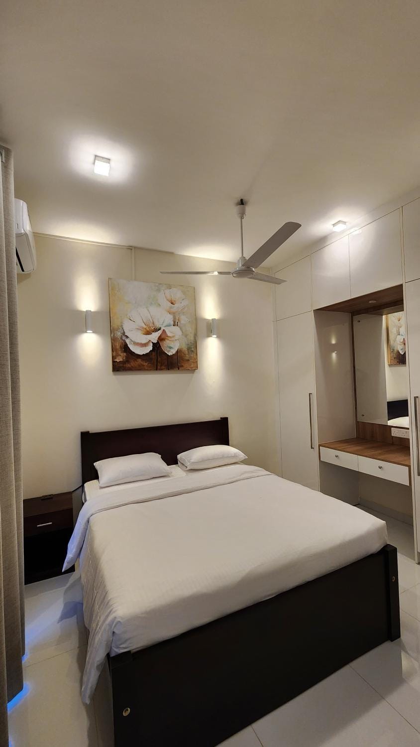 Bedroom, wardrobe, air conditioner
