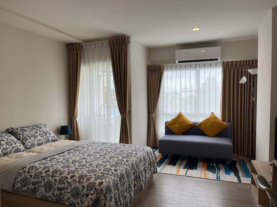 Bed, Photo of the whole room, Bedroom, air conditioner