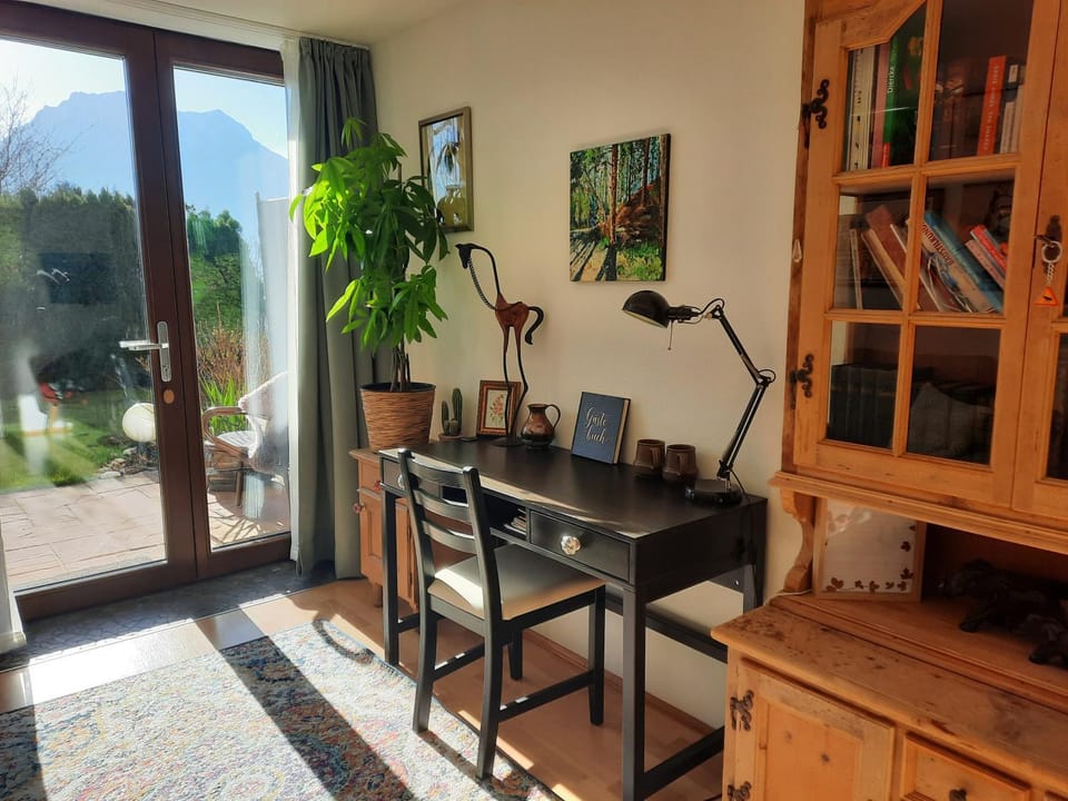 Living room, Garden view